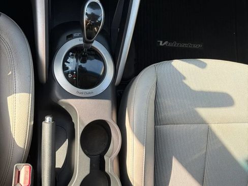 Used 2013 Hyundai Veloster w/ Style Pkg FWD image 10