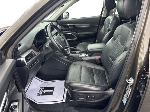 Used 2021 Kia Telluride SX w/ SX Prestige Package image 10