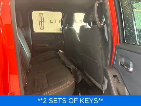 Used 2025 Nissan Frontier PRO-4X w/ Tow Package AWD/4WD image 9