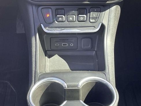 Used 2021 GMC Terrain SLT w/ Infotainment Package II image 23