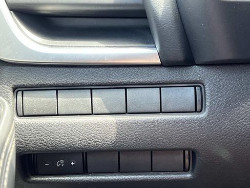 Used 2021 Nissan Rogue S AWD/4WD image 24