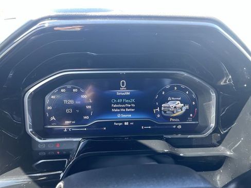 Used 2025 Chevrolet Silverado 2500 LT w/ Convenience Package image 11