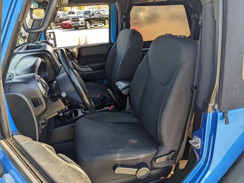 Used 2015 Jeep Wrangler Sport image 27
