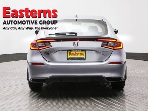 Used 2025 Honda Civic Sport image 6