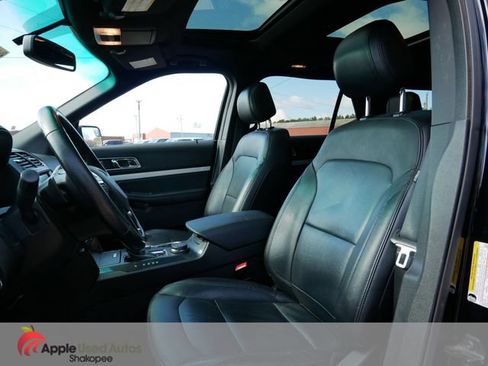 Used 2016 Ford Explorer XLT w/ Equipment Group 202A AWD/4WD image 15