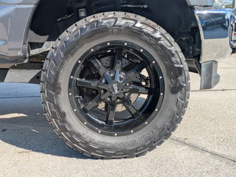 Used 2019 Ford F250 Lariat w/ Chrome Package image 12