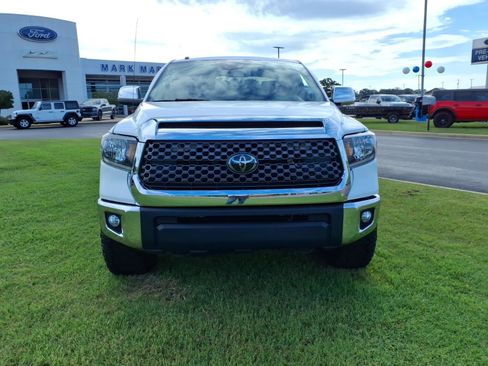 Used 2018 Toyota Tundra SR5 w/ SR5 Upgrade Package AWD/4WD image 2