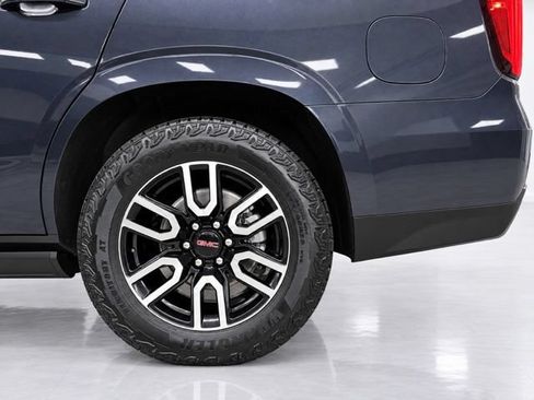 Used 2023 GMC Yukon AT4 AWD/4WD image 14