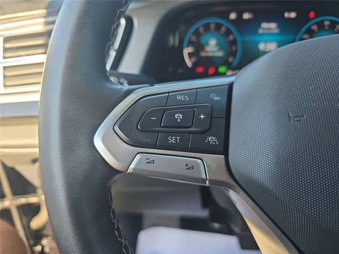 Used 2024 Volkswagen Atlas Cross Sport SE FWD image 24