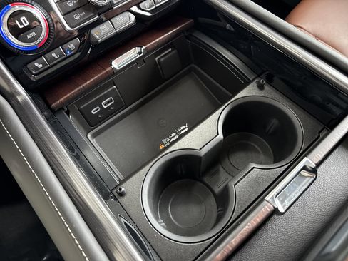 Used 2024 GMC Yukon Denali Ultimate image 27