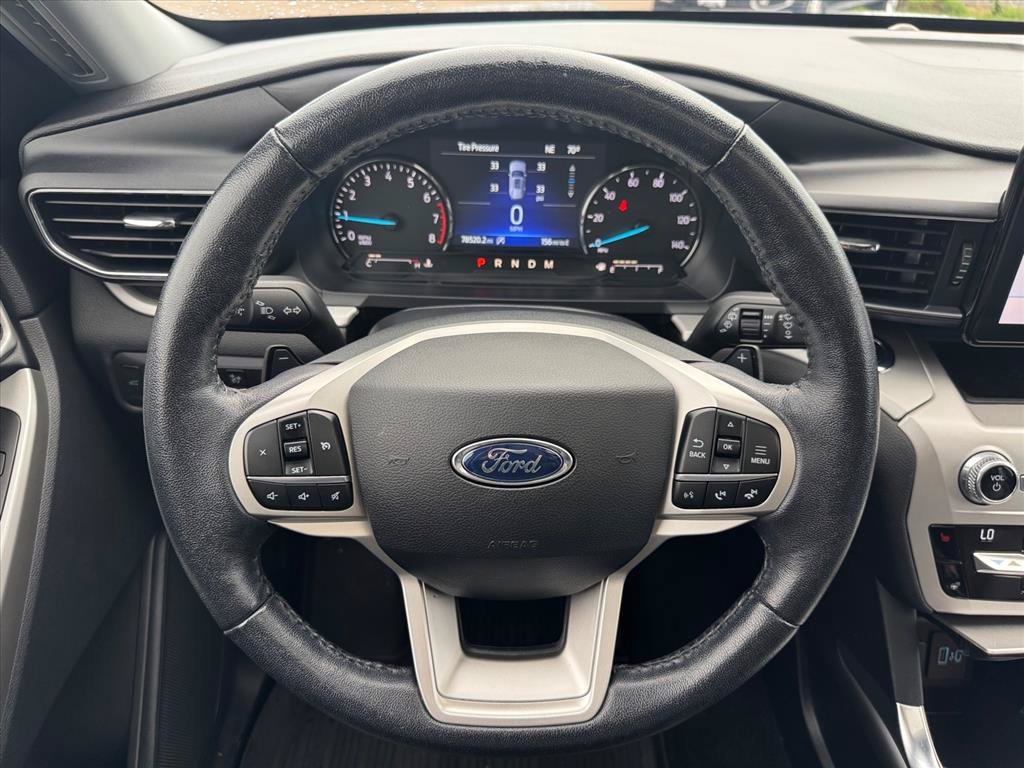 Used 2021 Ford Explorer XLT w/ Equipment Group 202A AWD/4WD image 14