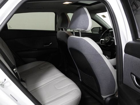 Used 2021 Hyundai Elantra Limited FWD image 38