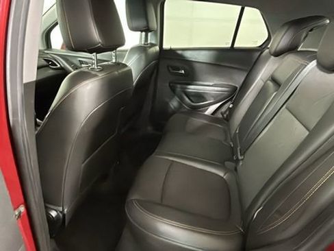 Used 2019 Chevrolet Trax LT w/ LT Convenience Package FWD image 27