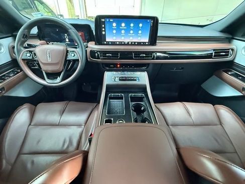 Used 2025 Lincoln Aviator Reserve w/ Equipment Group 201A AWD/4WD image 20