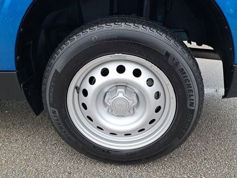 Certified 2022 Ford Maverick XL image 4