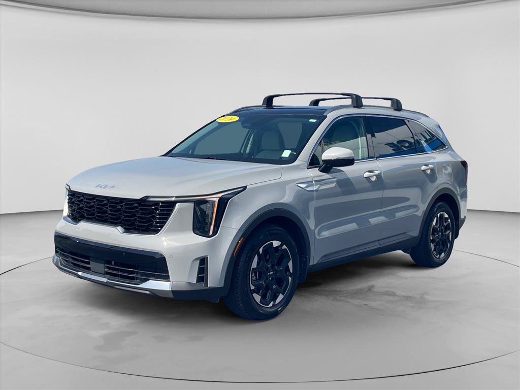 Used 2024 Kia Sorento S w/ Panoramic Sunroof Package FWD image 3