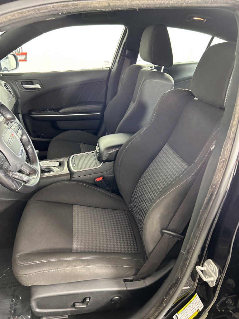 Used 2022 Dodge Charger R/T RWD image 12