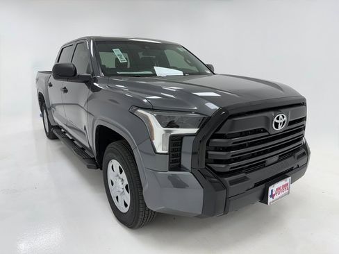 New 2026 Toyota Tundra SR image 2