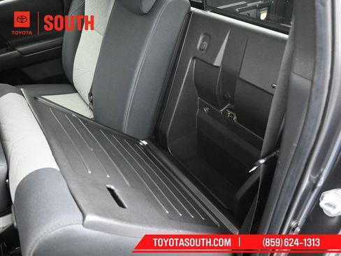 Used 2022 Toyota Tacoma TRD Sport image 25