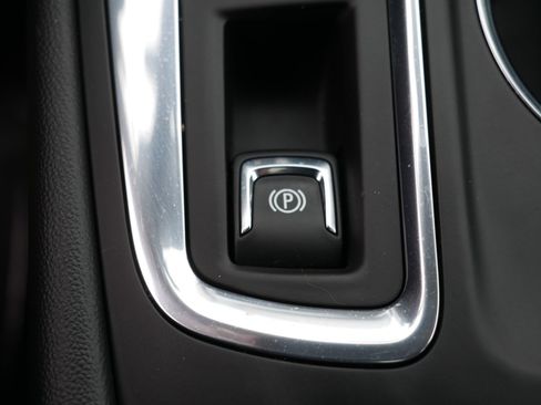 Used 2023 Chevrolet Equinox LT image 31