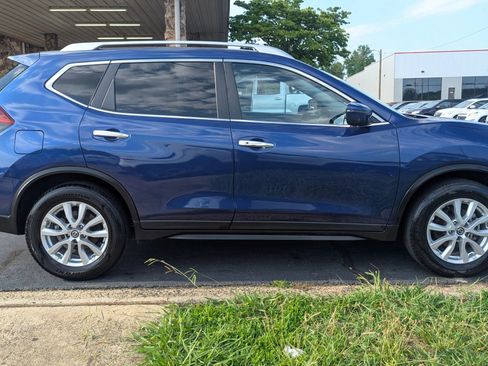 Used 2019 Nissan Rogue SV FWD image 8