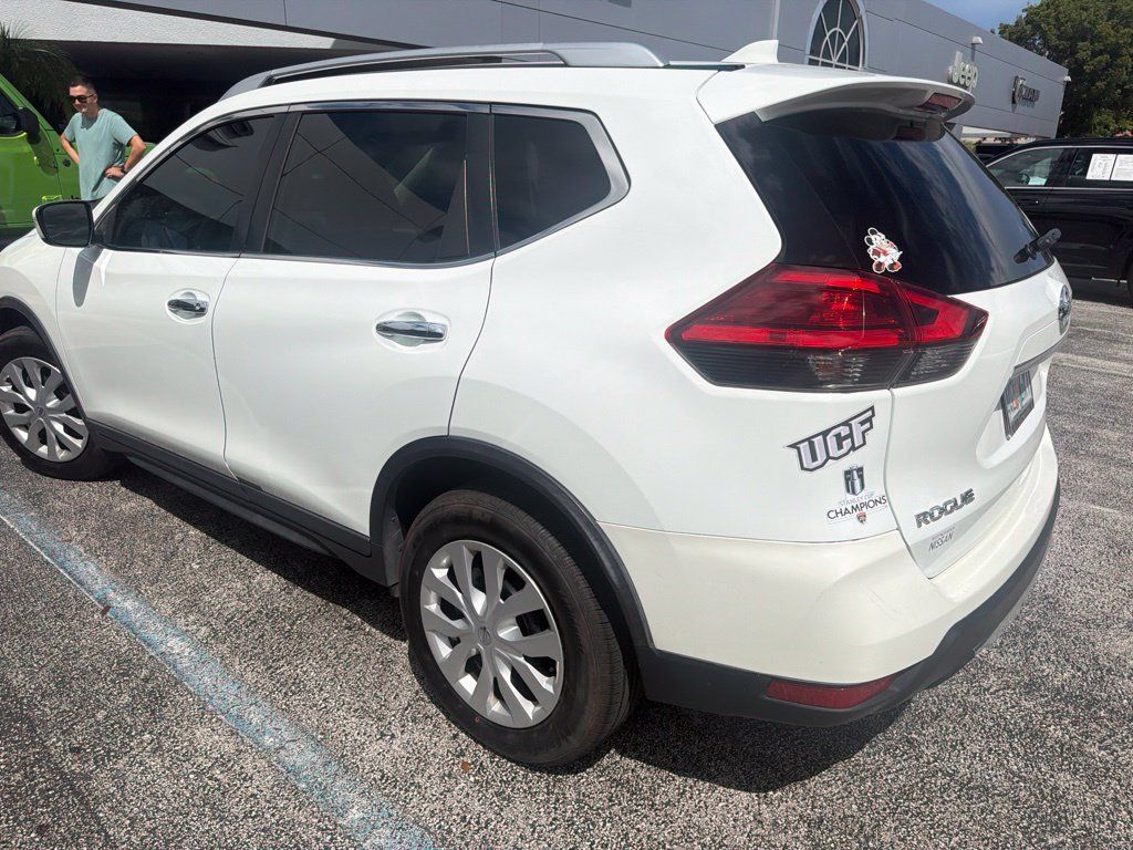 Used 2017 Nissan Rogue S w/ S Appearance Package FWD image 7