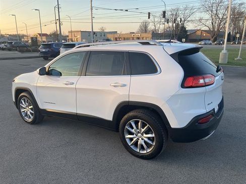 Used 2018 Jeep Cherokee Limited w/ Technology Group image 7