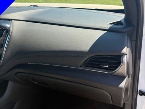 Used 2023 Chevrolet Traverse LT FWD image 31