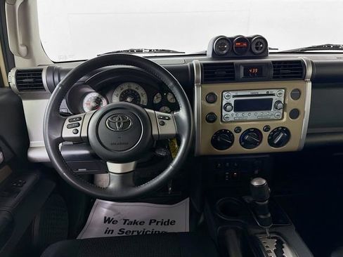 Used 2013 Toyota FJ Cruiser 4WD w/ Upgrade Pkg image 20