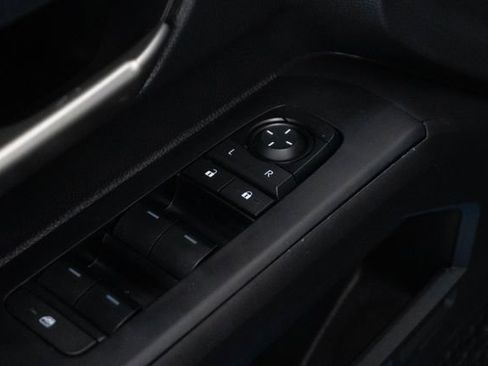 Used 2025 Toyota Tacoma TRD Off-Road image 15