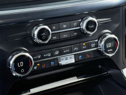 Used 2021 Ford F150 Limited image 18