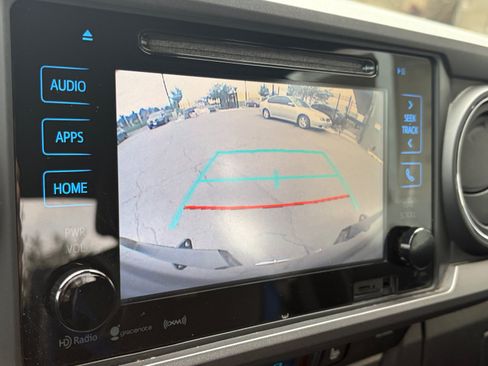 Used 2019 Toyota Tacoma TRD Off-Road w/ TRD Premium Off Road Package AWD/4WD image 23
