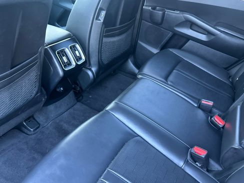 Used 2024 Kia Sorento S image 13