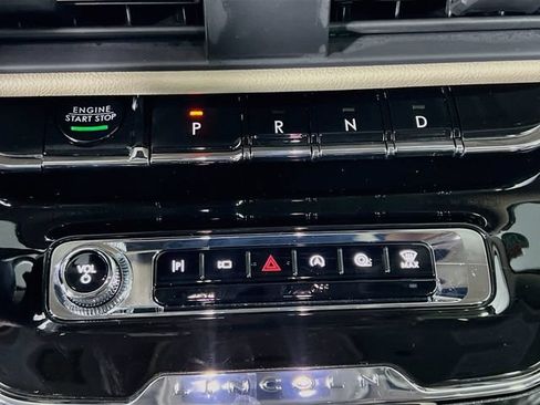 Used 2025 Lincoln Corsair FWD image 24