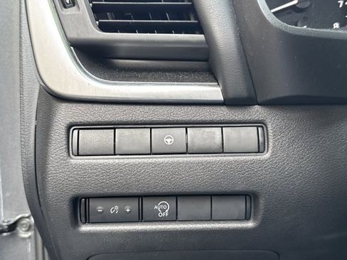 Used 2023 Nissan Rogue SV image 18