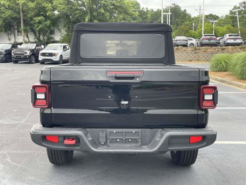 Used 2020 Jeep Gladiator Overland AWD/4WD image 6