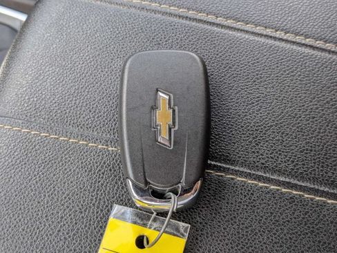 Used 2023 Chevrolet Traverse LT w/ LPO, Floor Liner Package FWD image 29