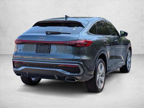 Used 2025 Audi Q5 Premium Plus w/ Premium Plus AWD/4WD image 2