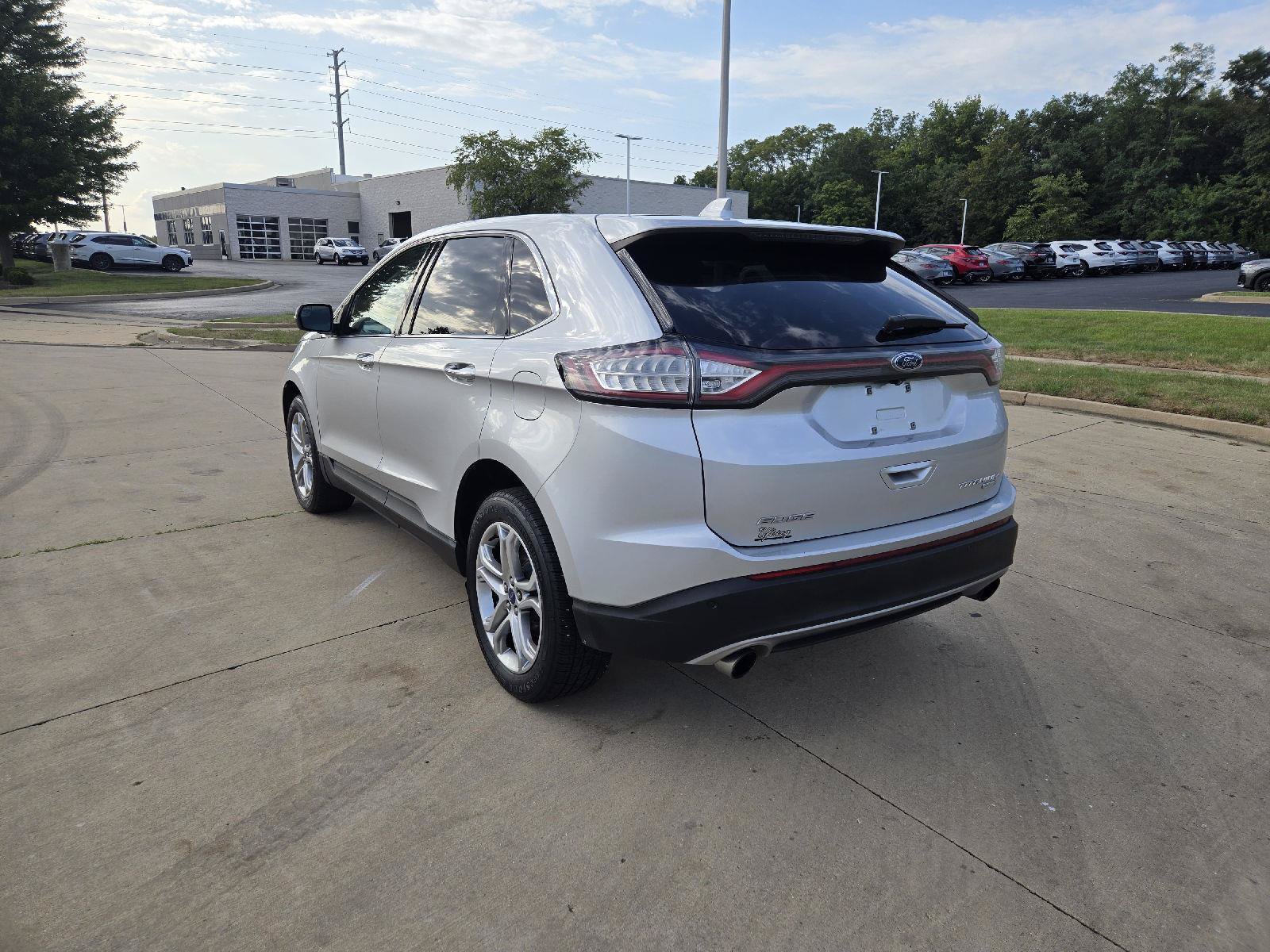 Used 2018 Ford Edge Titanium w/ Equipment Group 301A FWD image 6