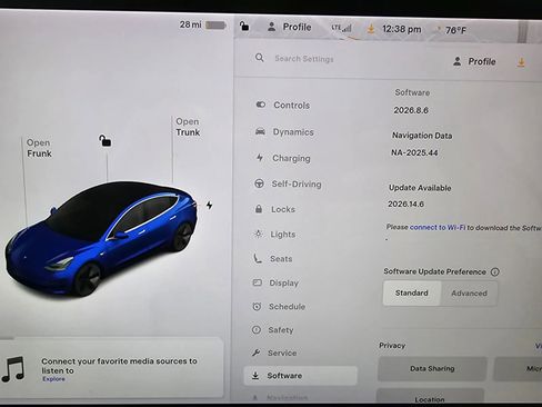 Used 2018 Tesla Model 3 Long Range RWD image 17