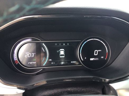 Used 2022 Kia Niro EX Premium w/ Cold Weather Package image 14