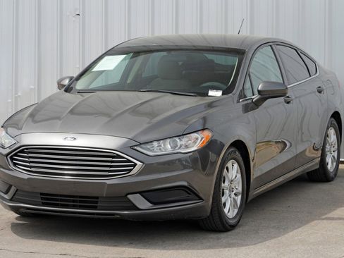 Used 2018 Ford Fusion S image 38