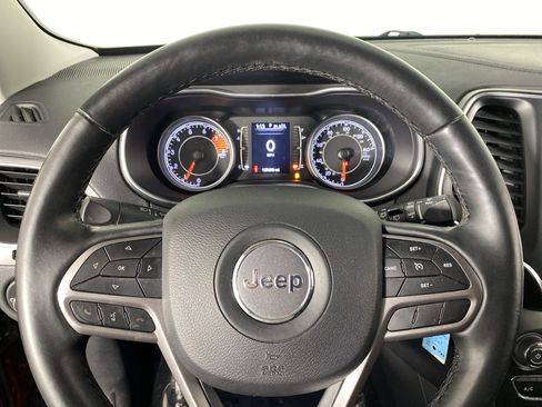 Used 2019 Jeep Cherokee Latitude w/ Cold Weather Group image 20