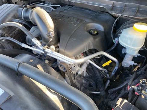 Used 2018 RAM 1500 Classic SLT image 13