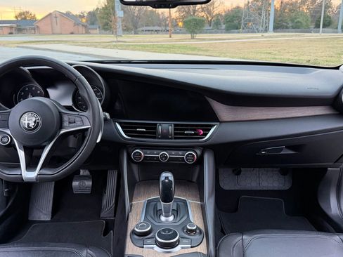 Used 2017 Alfa Romeo Giulia Ti w/ TI Performance Package image 23