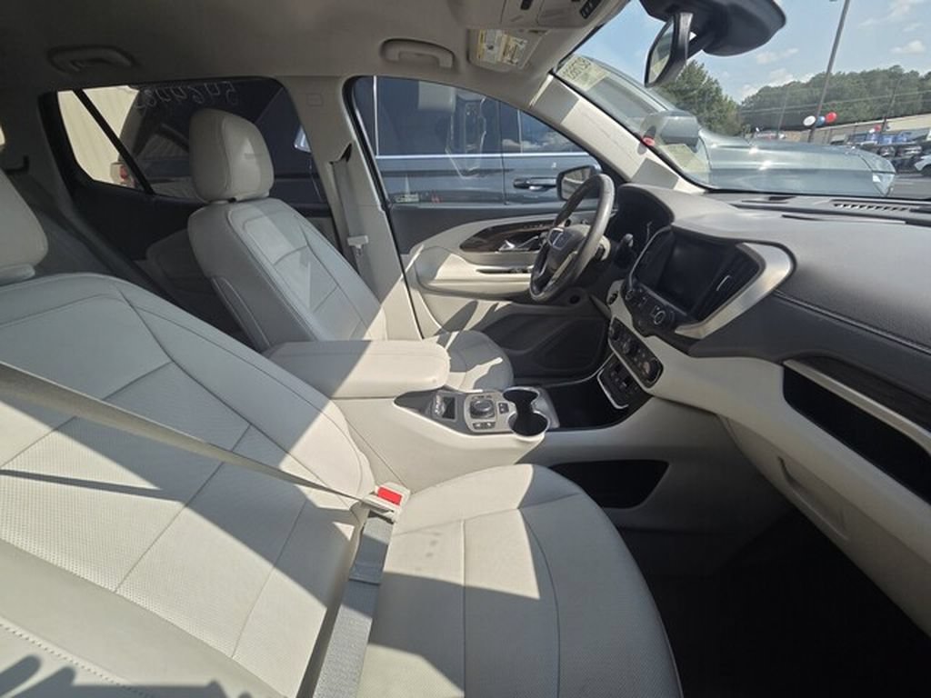 Used 2020 GMC Terrain Denali w/ Denali Premium Package FWD image 9
