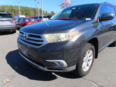 Used 2013 Toyota Highlander SE image 9