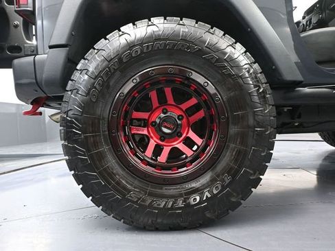 Used 2017 Jeep Wrangler Rubicon image 18