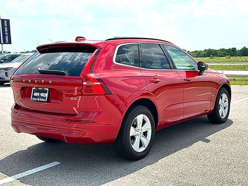 Used 2022 Volvo XC60 B5 Momentum AWD/4WD image 8