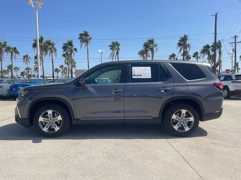 Used 2025 Honda Pilot EX-L image 2